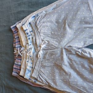 Bundle of 4 Women’s Love by Gap Pajama Pants in Poplin